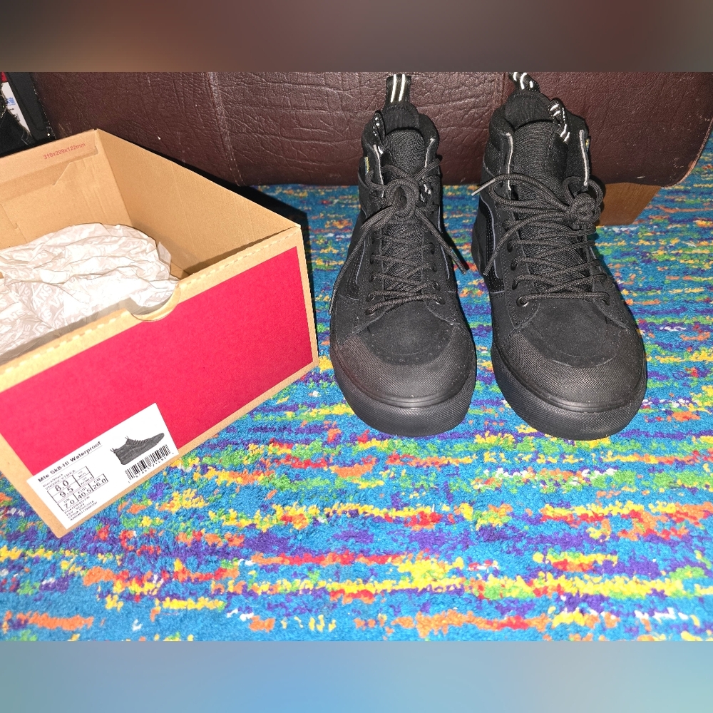 NWT Vans Mte Sk8-Hi Waterproof Black High-Top‎ Sneakers Mens 8 Womens 9.5